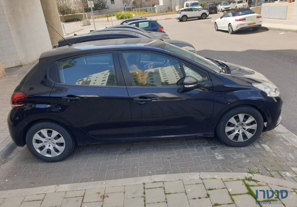 2018' Peugeot 208 פיג'ו photo #3