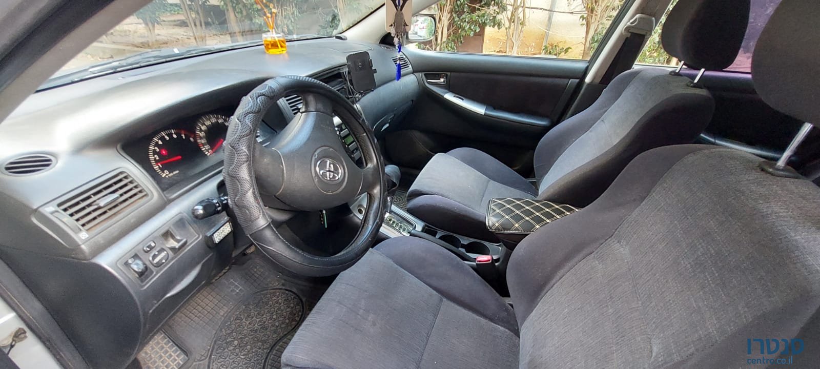 2004' Toyota Corolla ranX photo #6