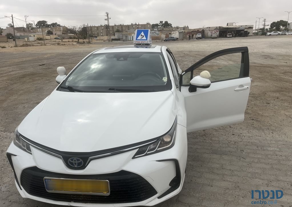 2020' Toyota Corolla טויוטה קורולה photo #2