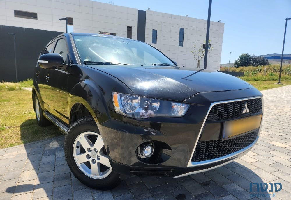2011' Mitsubishi Outlander מיצובישי אאוטלנדר photo #1