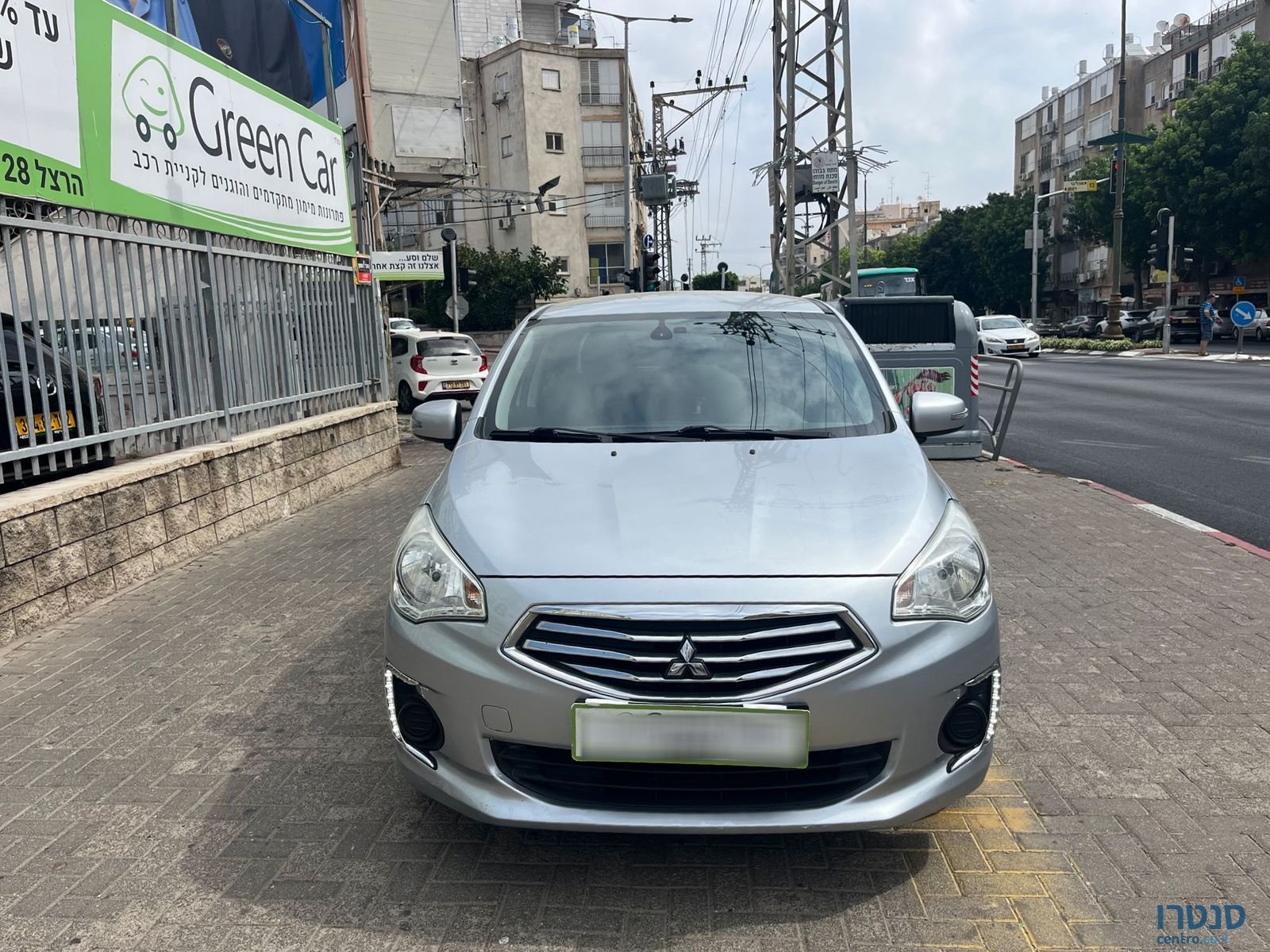 2015' Mitsubishi Attrage photo #2