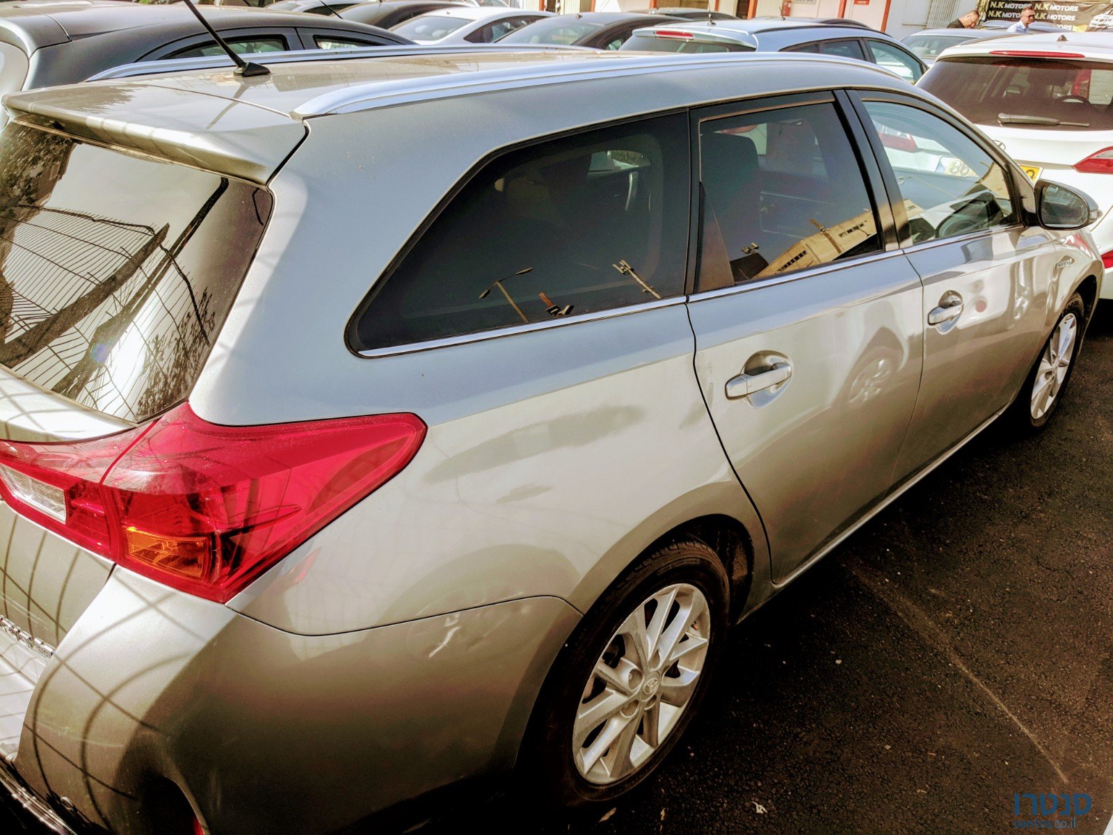 2015' Toyota Auris photo #3