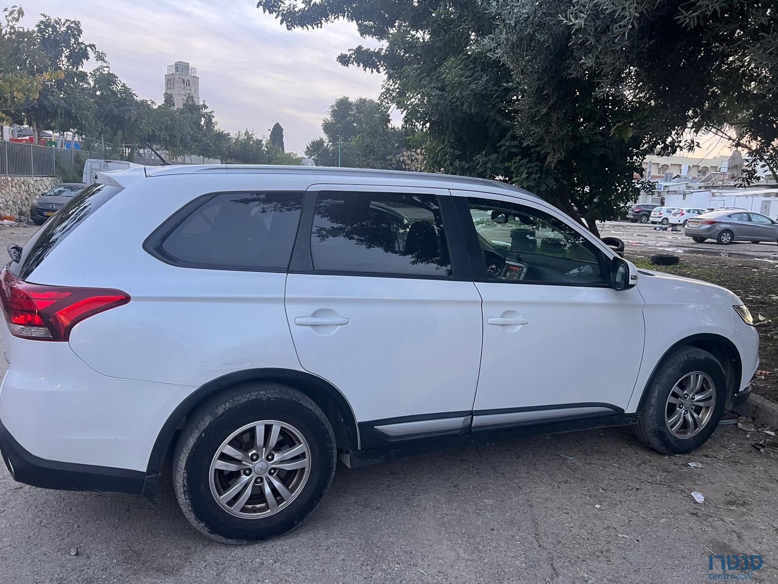 2016' Mitsubishi Outlander מיצובישי אאוטלנדר photo #2