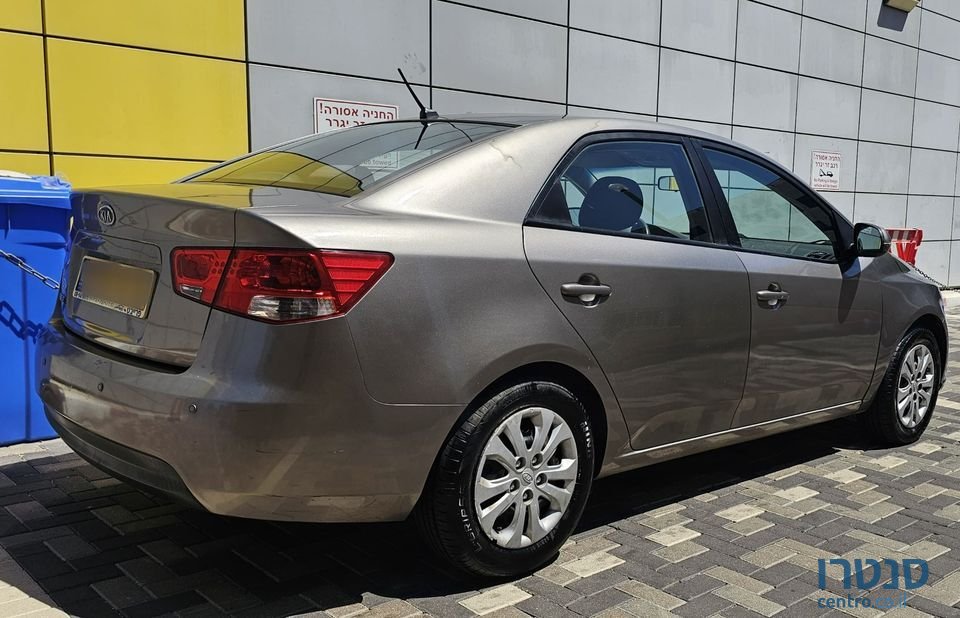 2011' Kia Forte photo #3