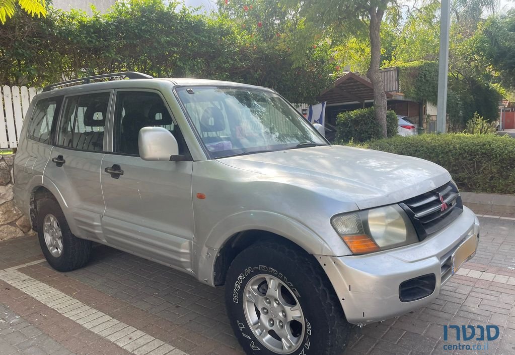 2001' Mitsubishi Pajero מיצובישי פג'רו photo #3