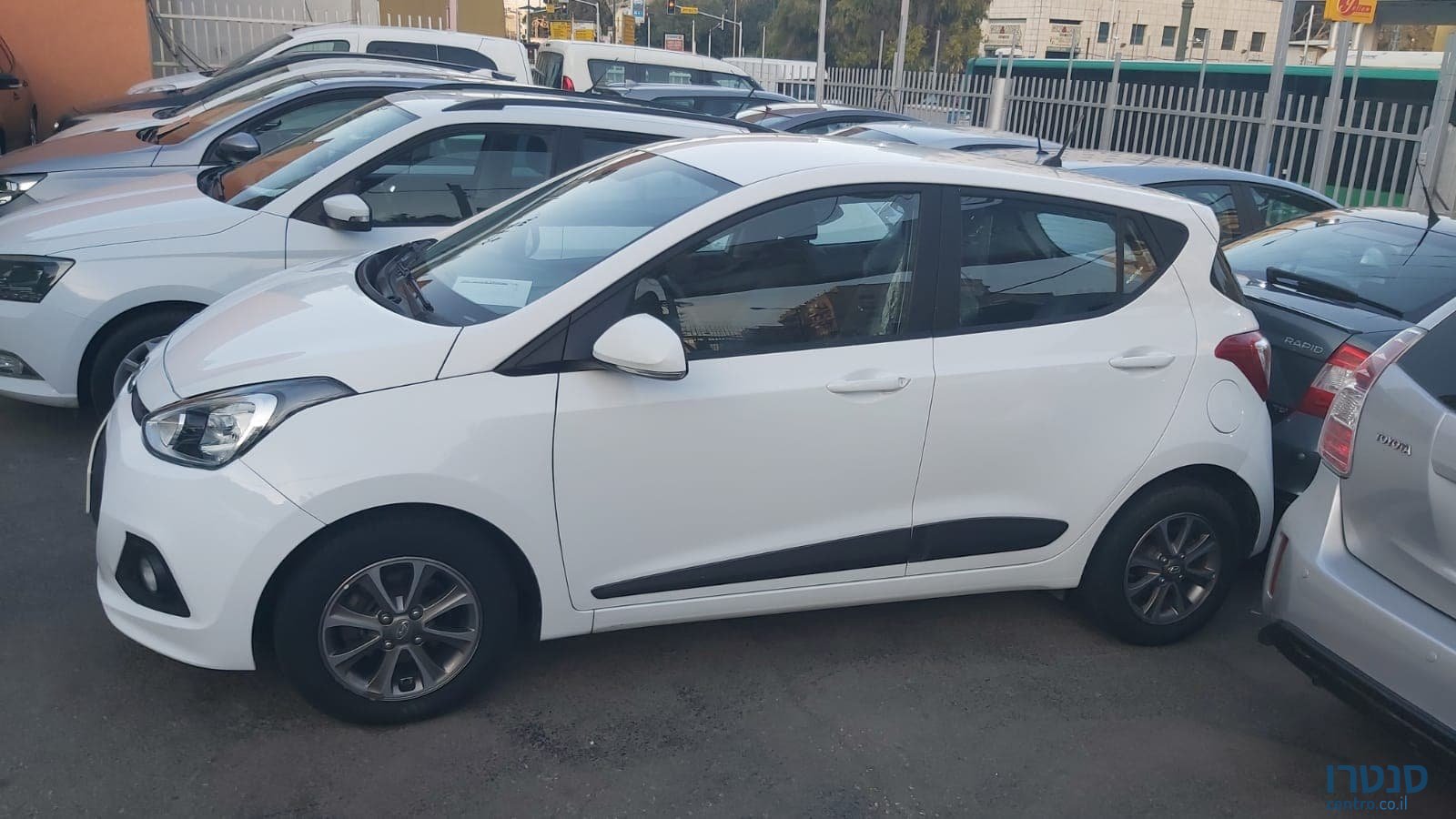 2015' Hyundai i10 photo #2