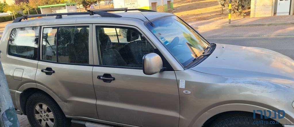 2006' Mitsubishi Pajero מיצובישי פג'רו photo #2