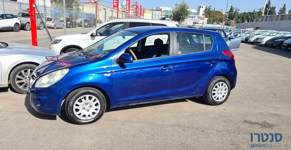 2011' Hyundai i20 יונדאי photo #2