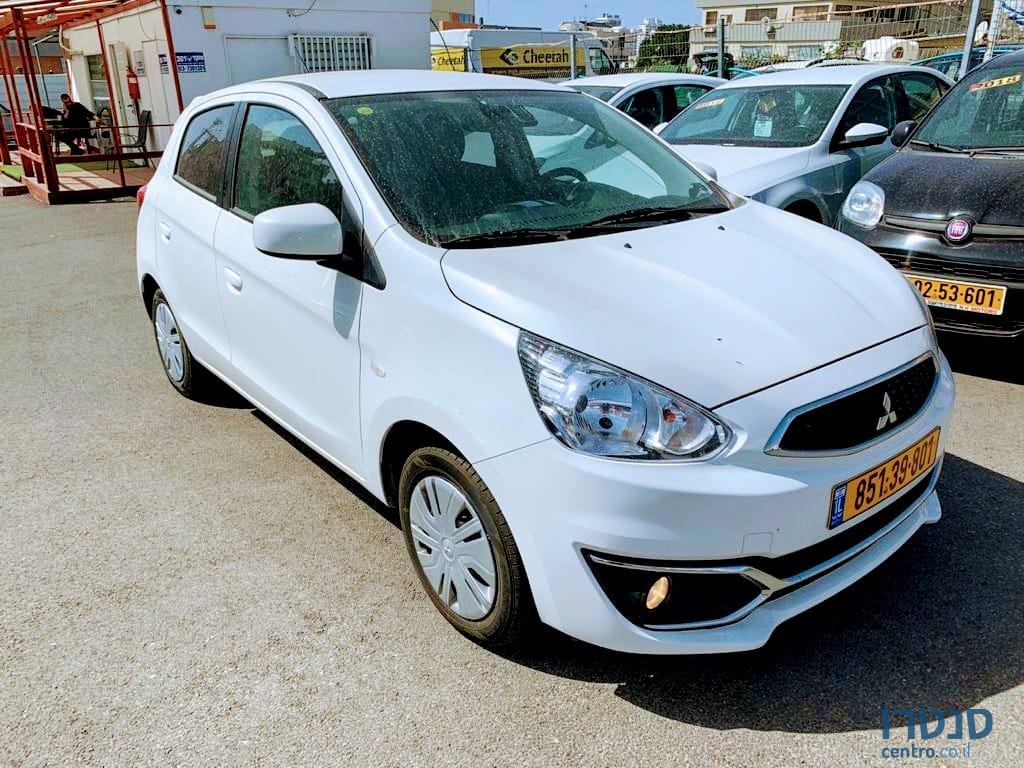 2020' Mitsubishi Space Star photo #1