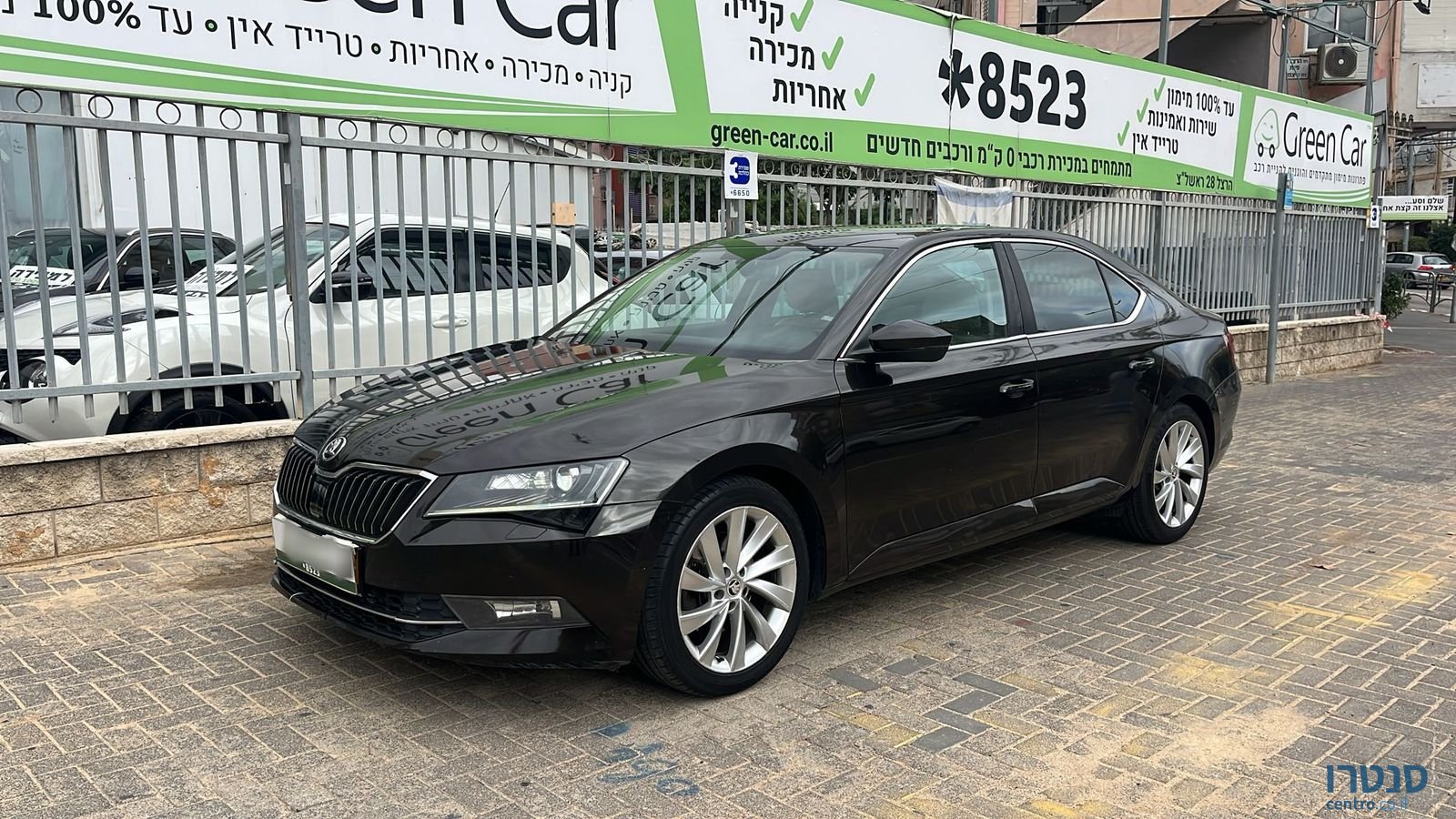 2016' Skoda Superb photo #2