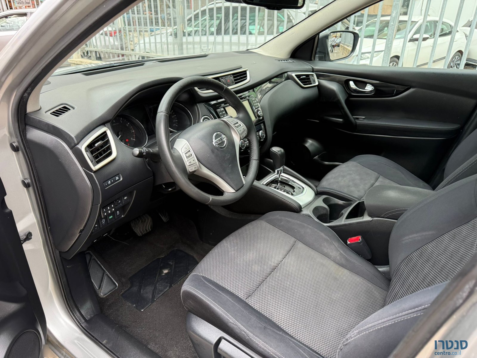 2015' Nissan Qashqai photo #2