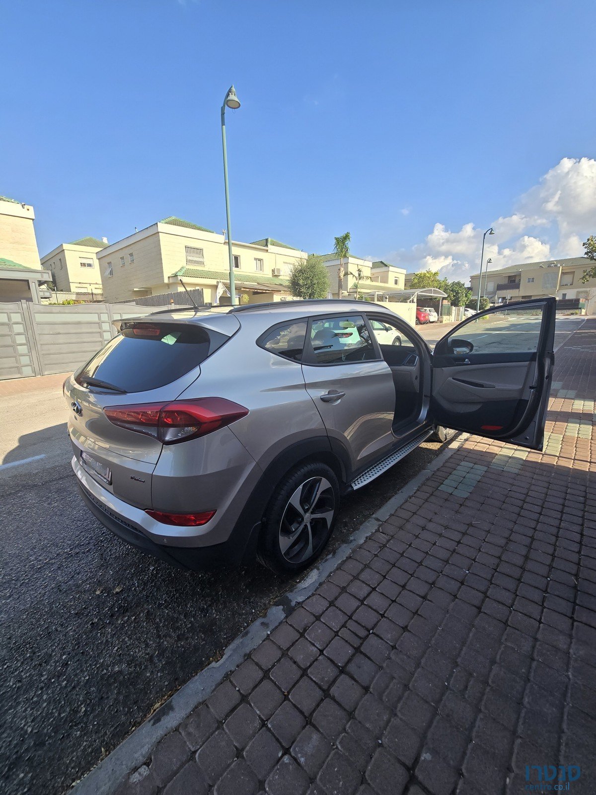 2018' Hyundai Tucson Luxury photo #2