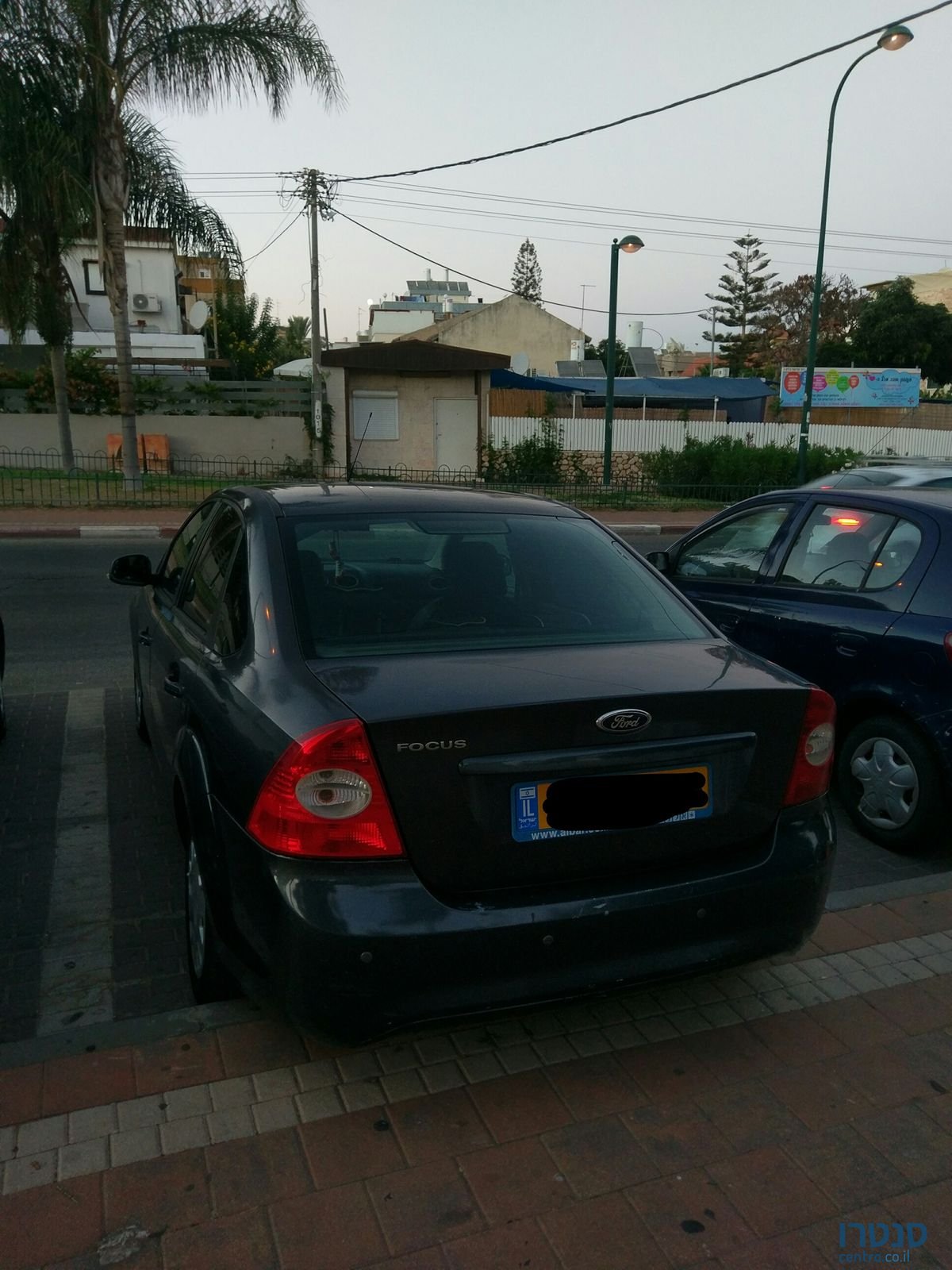 2010' Ford Focus Trend photo #4