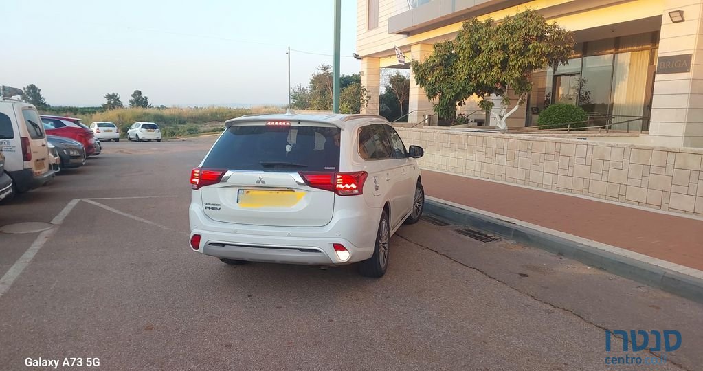 2021' Mitsubishi Outlander מיצובישי אאוטלנדר photo #2