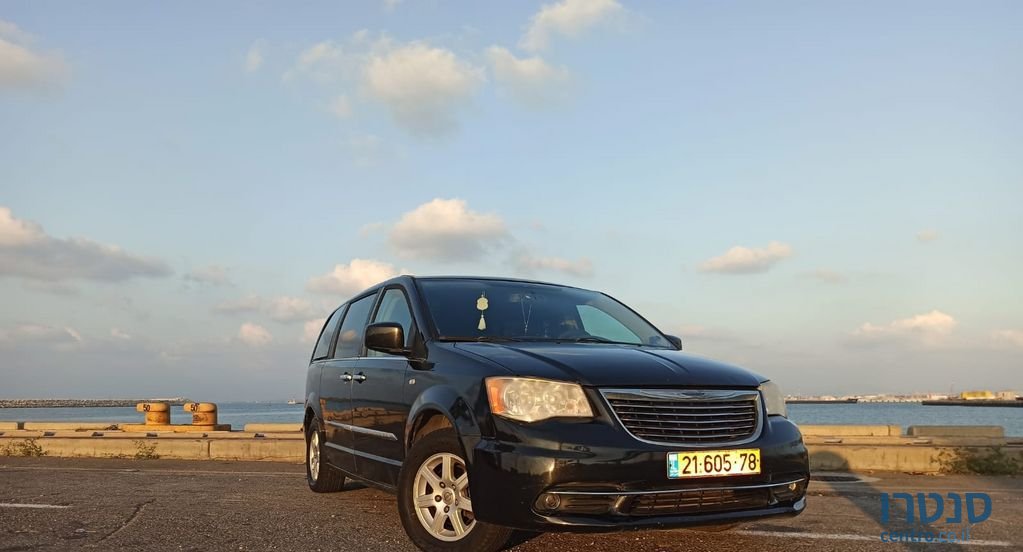 2011' Chrysler Grand Voyager קרייזלר גראנד וויאג'ר photo #1
