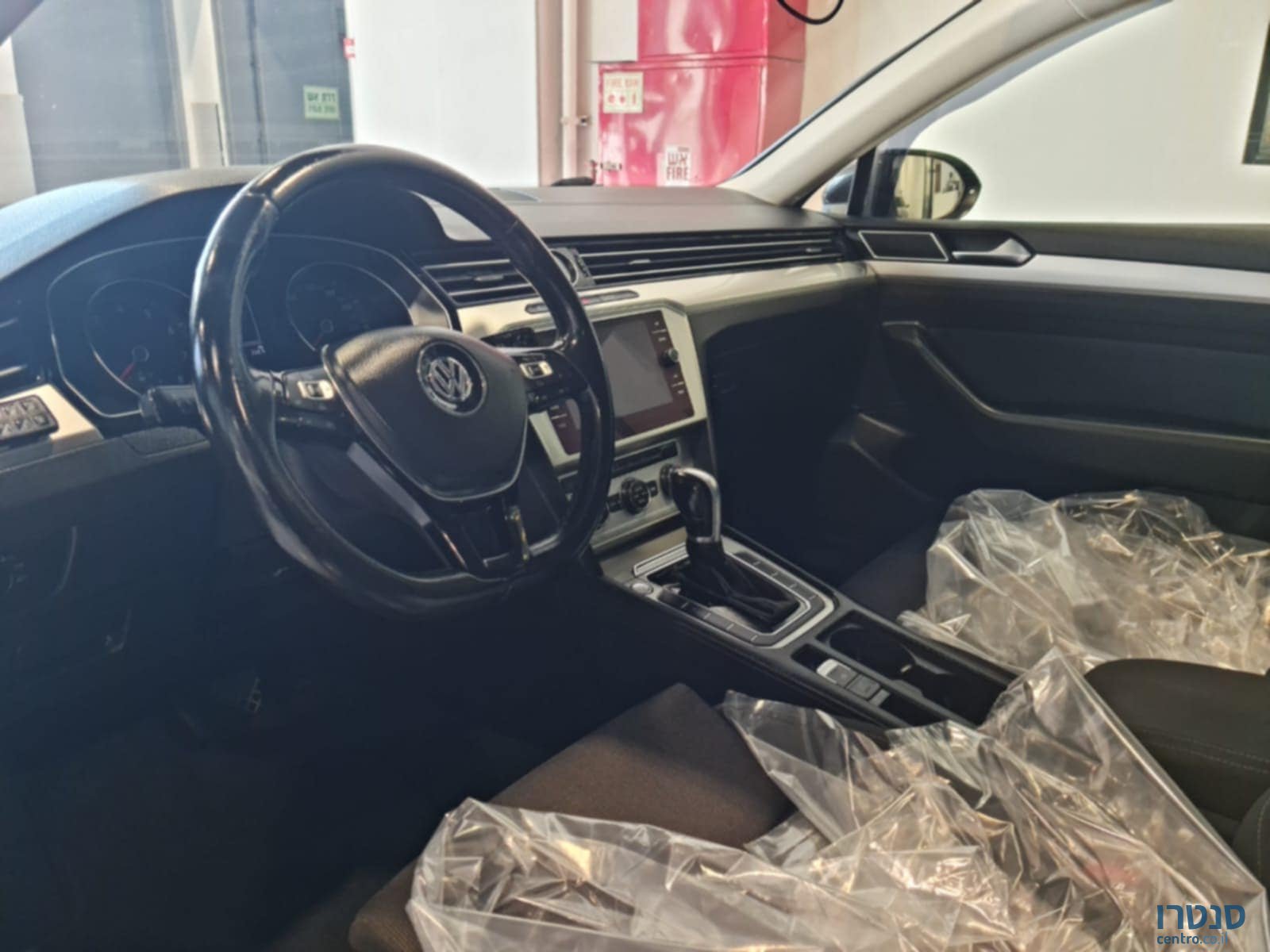 2018' Volkswagen Passat photo #4