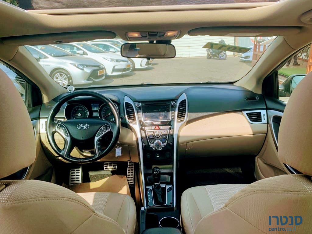 2017' Hyundai i30 photo #4