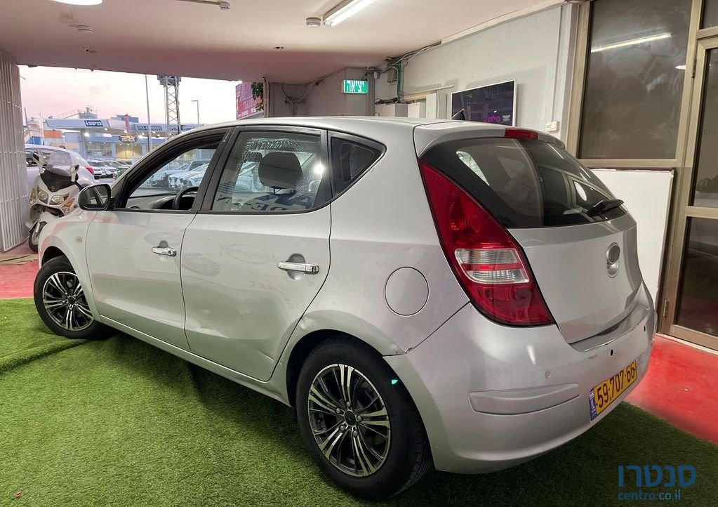 2009' Hyundai i30 יונדאי photo #2