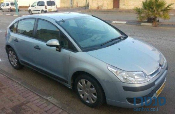 2008' Citroen C4 photo #1