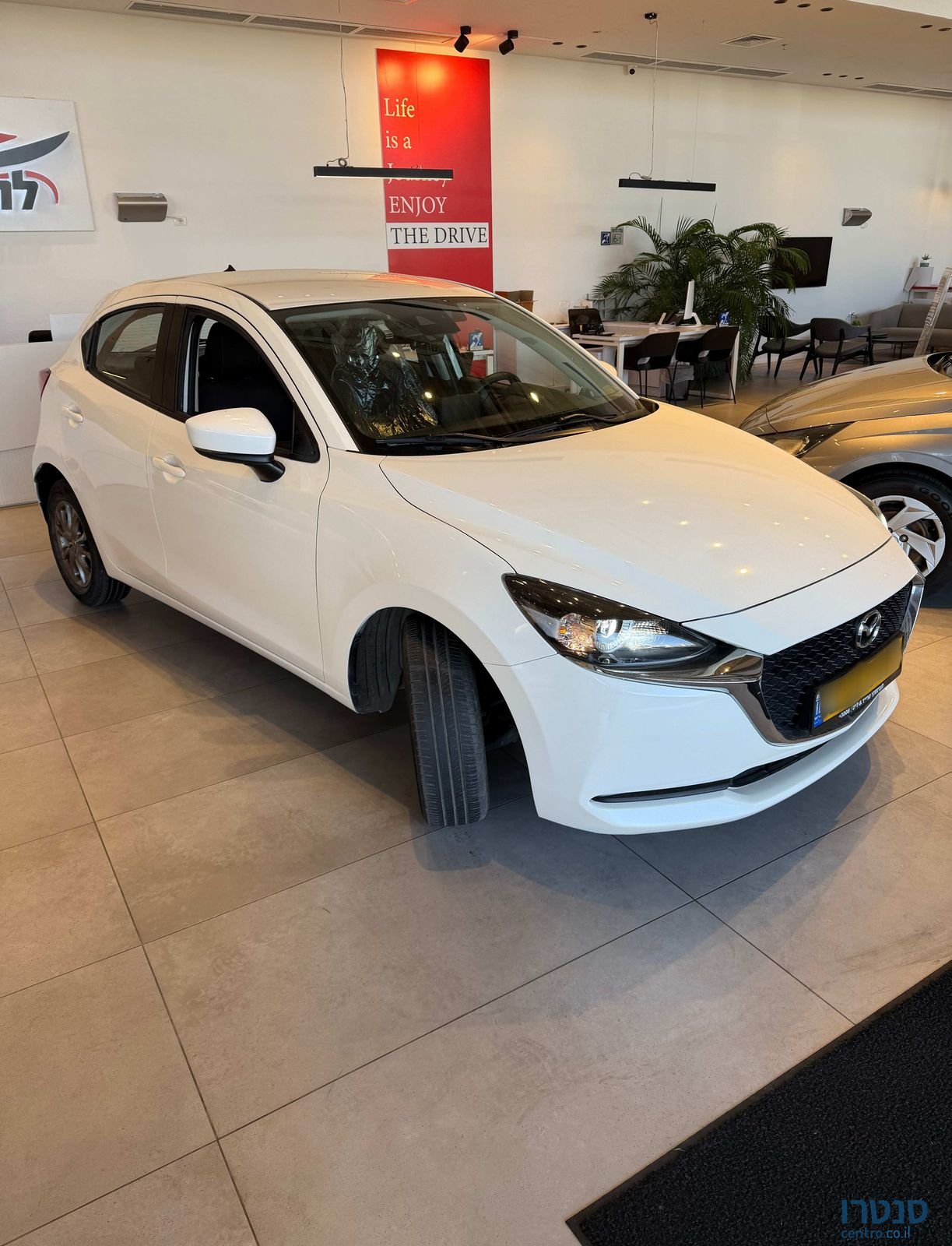 2022' Mazda 2 מאזדה photo #2