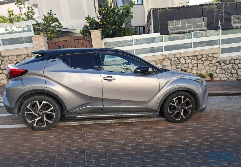 2017' Toyota C-HR טויוטה photo #1