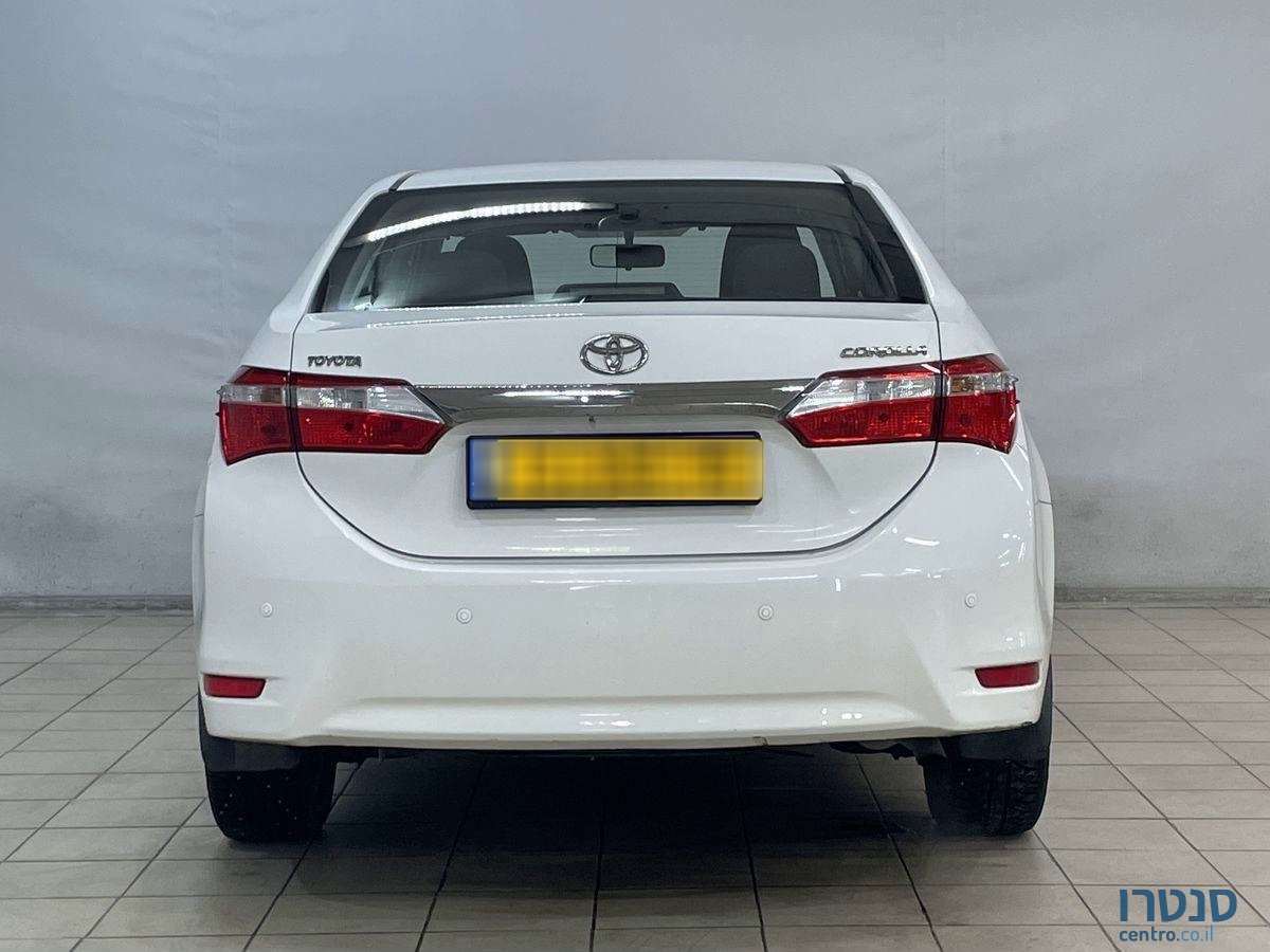 2015' Toyota Corolla photo #2