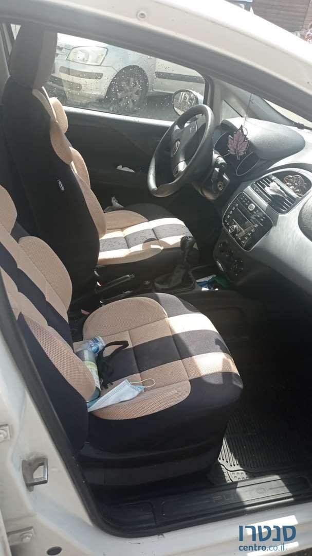 2010' Fiat Punto Evo פיאט פונוטו איבו photo #3