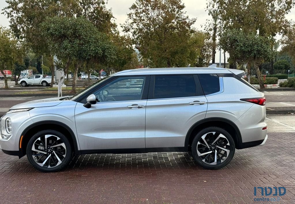 2023' Mitsubishi Outlander מיצובישי אאוטלנדר photo #2