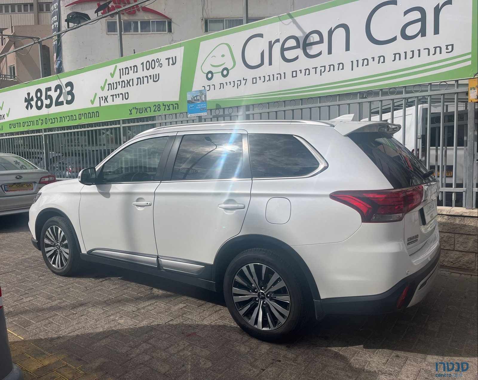 2019' Mitsubishi Outlander photo #5