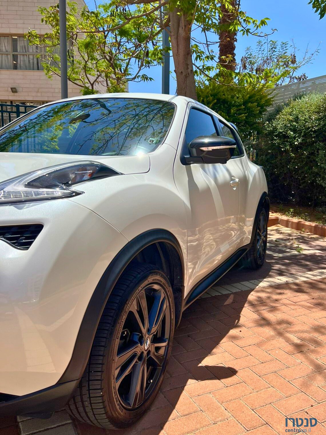 2019' Nissan Juke Tekna Unique photo #2