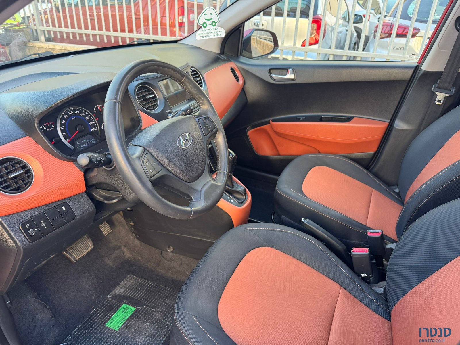 2021' Hyundai i10 photo #2