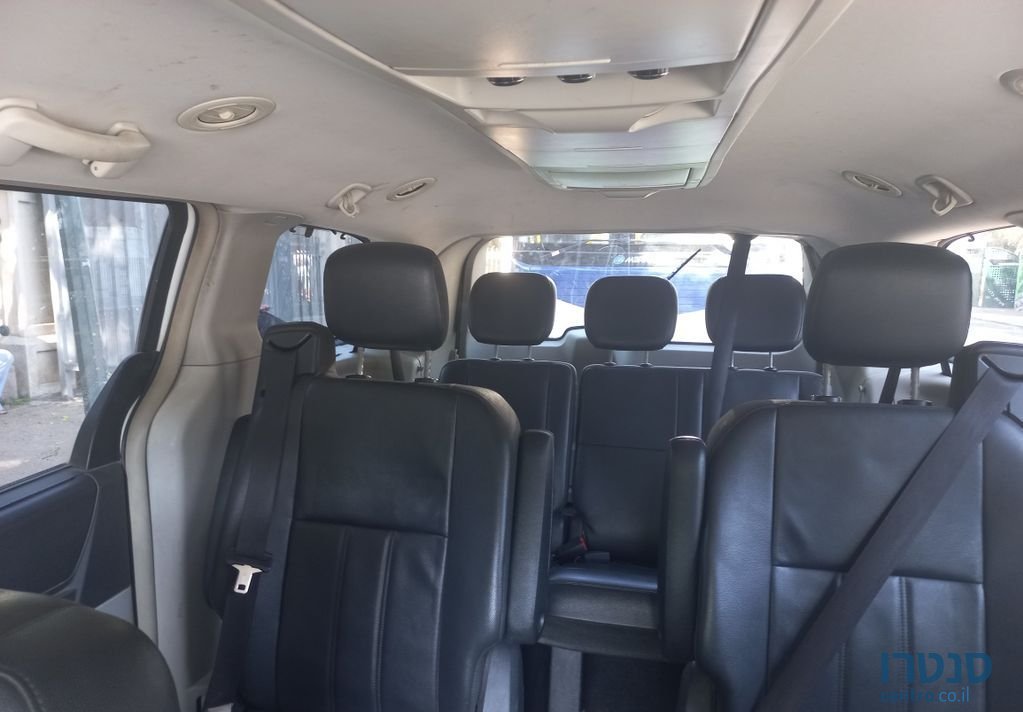 2011' Chrysler Grand Voyager קרייזלר גראנד וויאג'ר photo #5