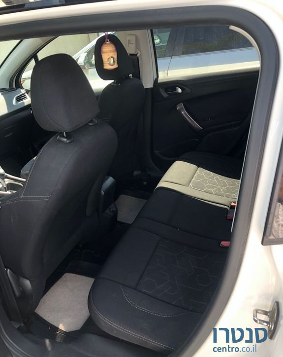 2016' Peugeot 2008 פיג'ו photo #2