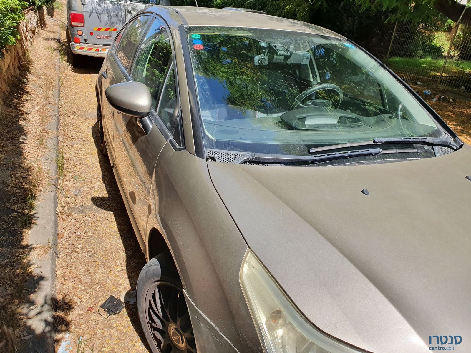 2011' Citroen C4 photo #1