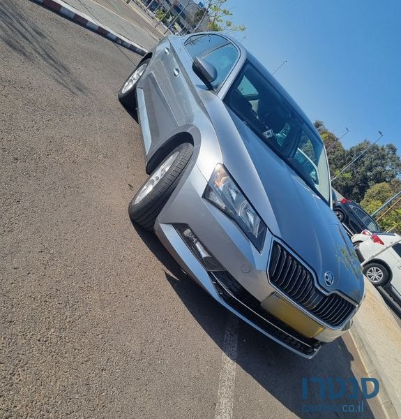 2017' Skoda Superb סקודה סופרב photo #2