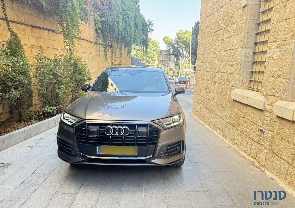 2022' Audi Q7 אאודי photo #1