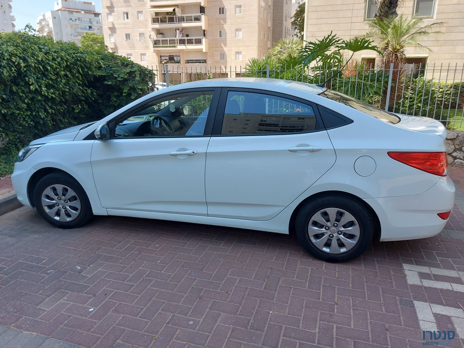 2017' Hyundai i25 יונדאי photo #3