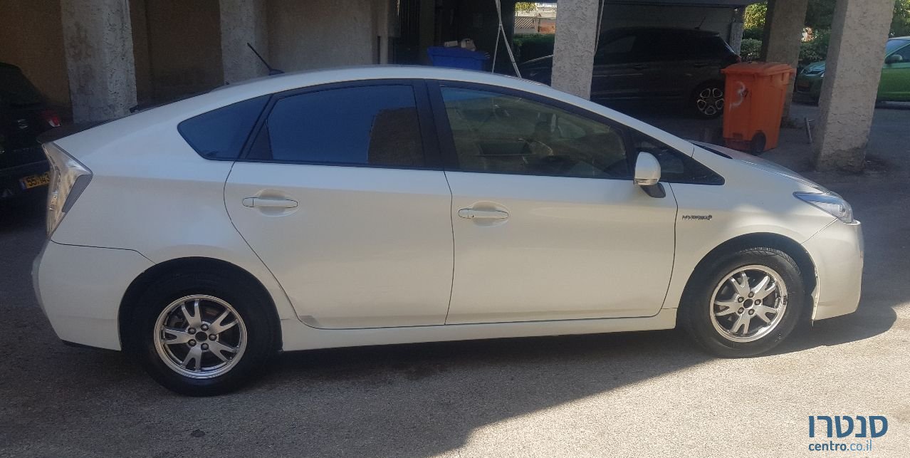 2010' Toyota Prius טויוטה פריוס photo #3