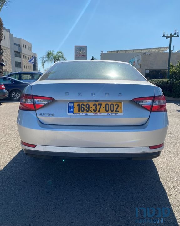 2020' Skoda Superb סקודה סופרב photo #3