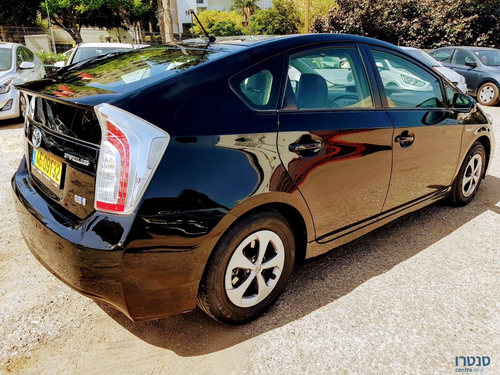 2015' Toyota Prius photo #2