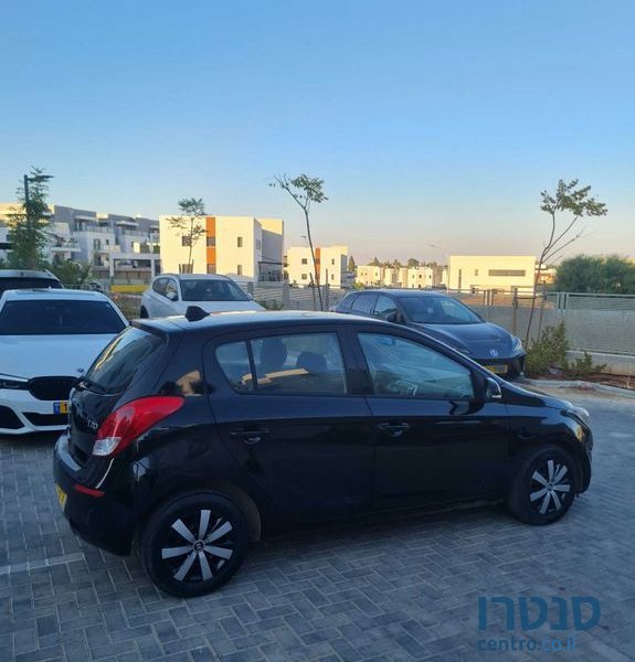 2012' Hyundai i20 יונדאי photo #2