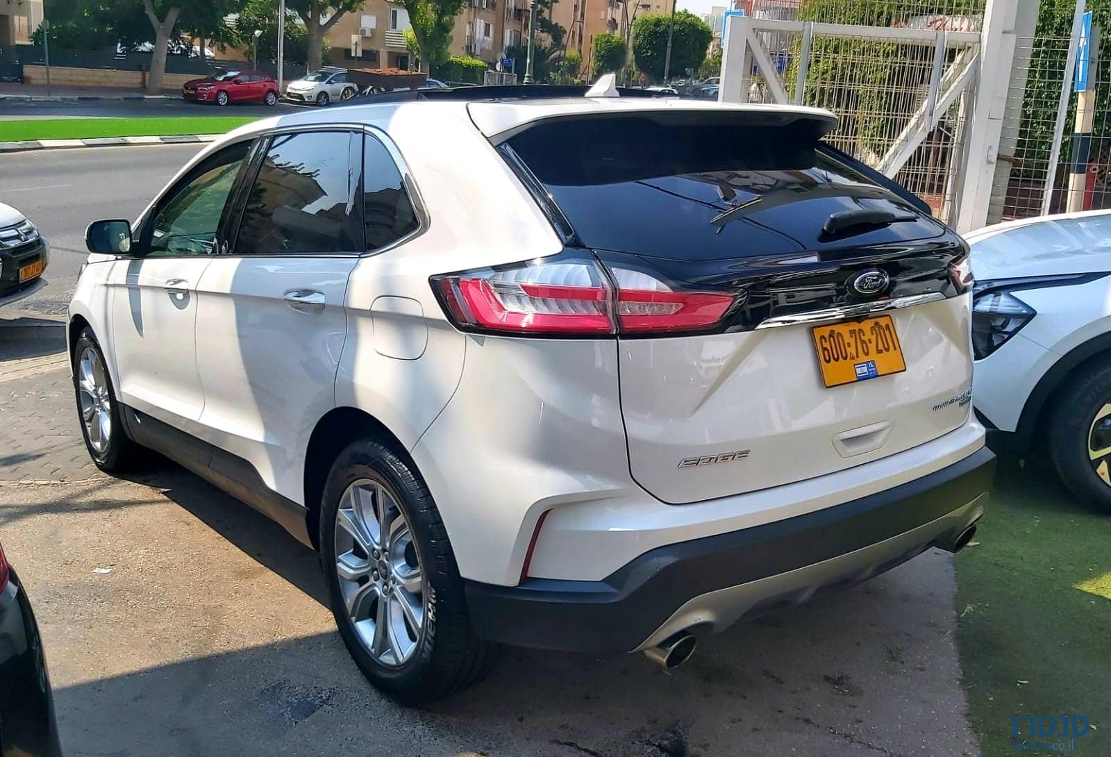 2019' Ford Edge photo #4