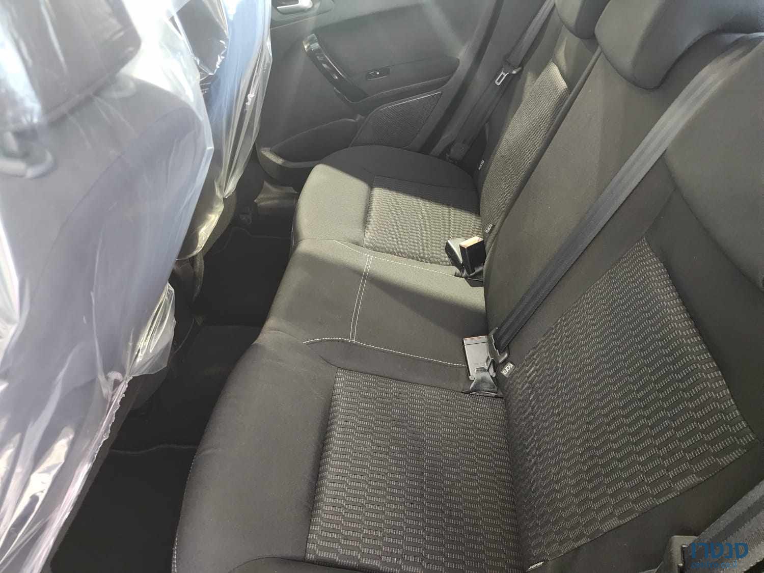 2020' Peugeot 208 ACTIVE photo #5