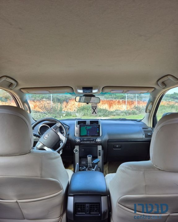 2010' Toyota Land Cruiser טויוטה לנד קרוזר photo #6
