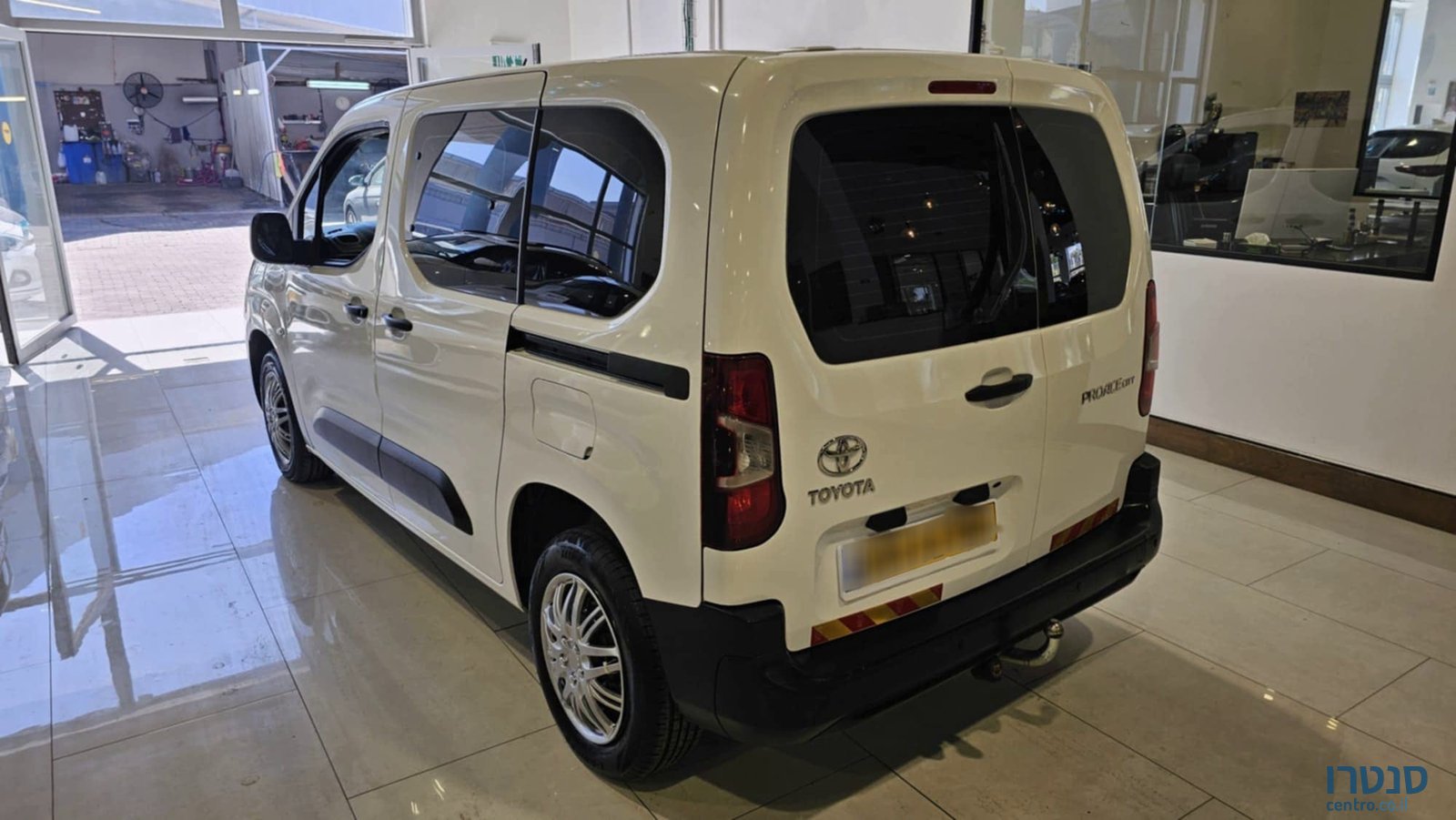 2022' Toyota ProAce City photo #4