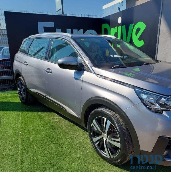 2019' Peugeot 5008 פיג'ו photo #3