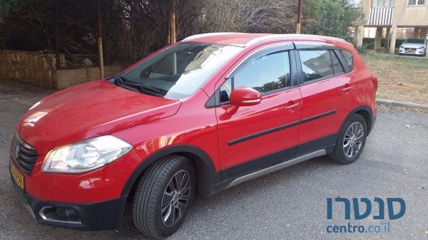 2014' Suzuki SX4 photo #1