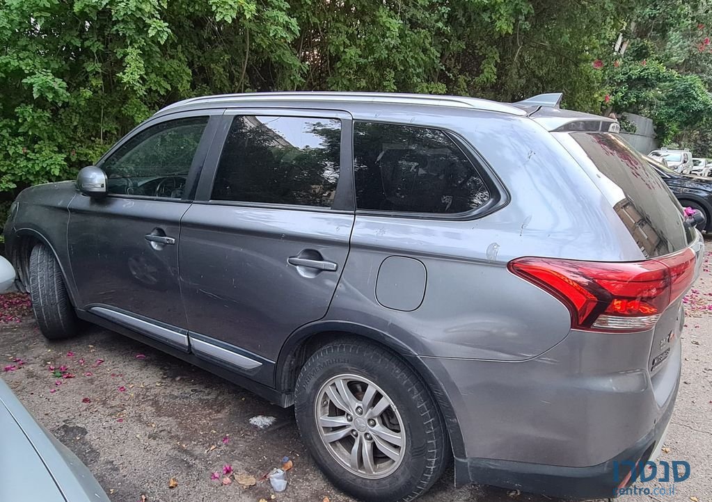 2017' Mitsubishi Outlander מיצובישי אאוטלנדר photo #2