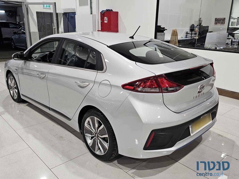 2018' Hyundai Ioniq photo #3