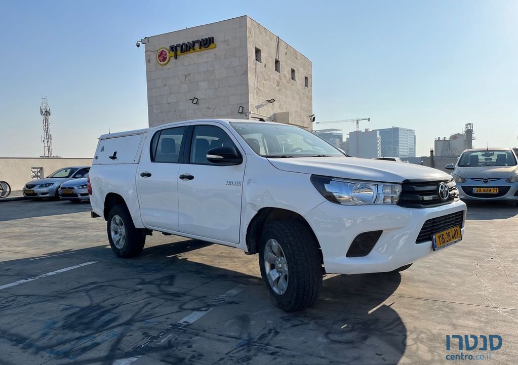 2017' Toyota Hilux טויוטה היילקס photo #2